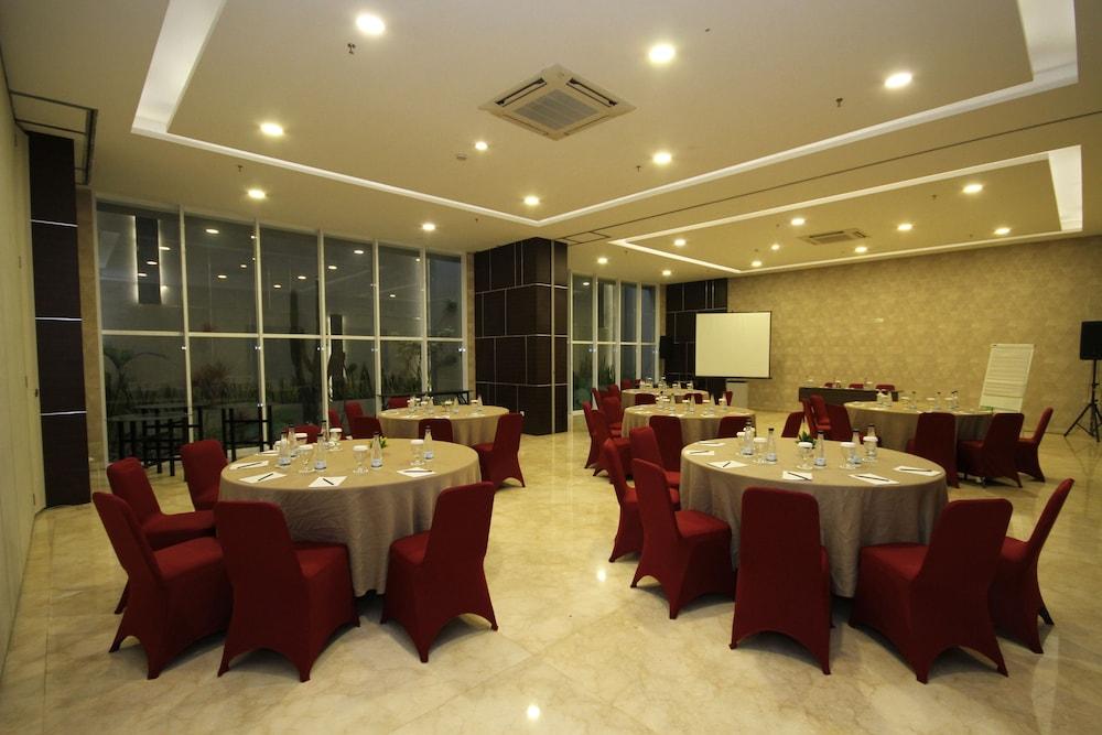 Atlantic City Hotel Bandung Exterior photo
