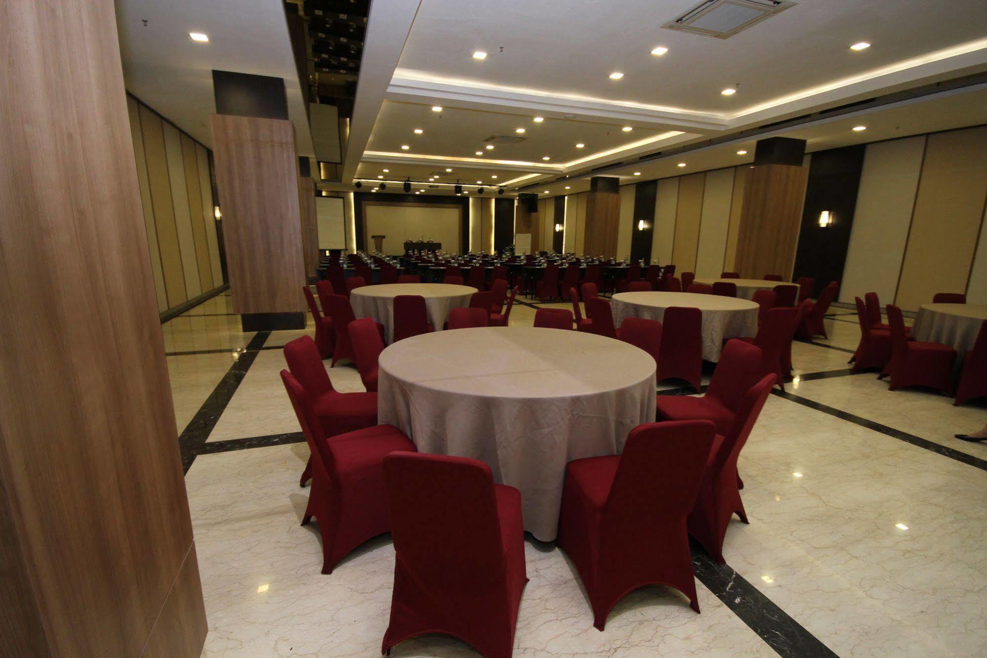 Atlantic City Hotel Bandung Exterior photo